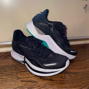 Saucony Endorphin Shift 2 Black and White Running Shoes, Sz 8